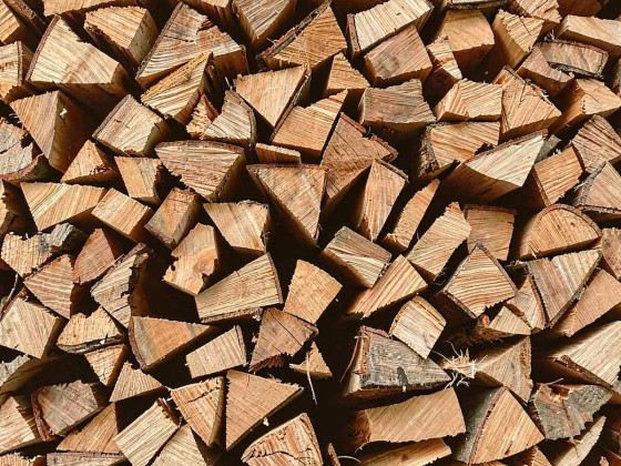 Split softwood firewood (pine, spruce) Split softwood firewood (pine, spruce)